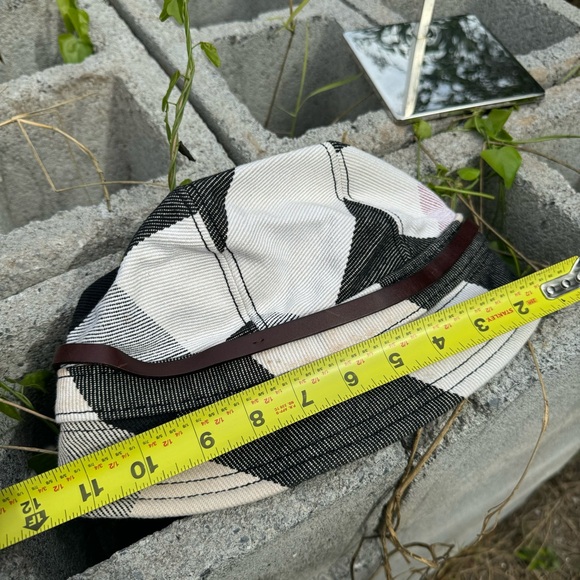 BURBERRY Authentic House Check Bucket Hat - Picture 8 of 10